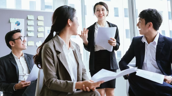 Triển khai các dự án theo chuyên đề: Tuyển dụng, đào tạo, phát triển nhân sự, khung năng lực, lương 3P, BSC-KPIs-OKR,